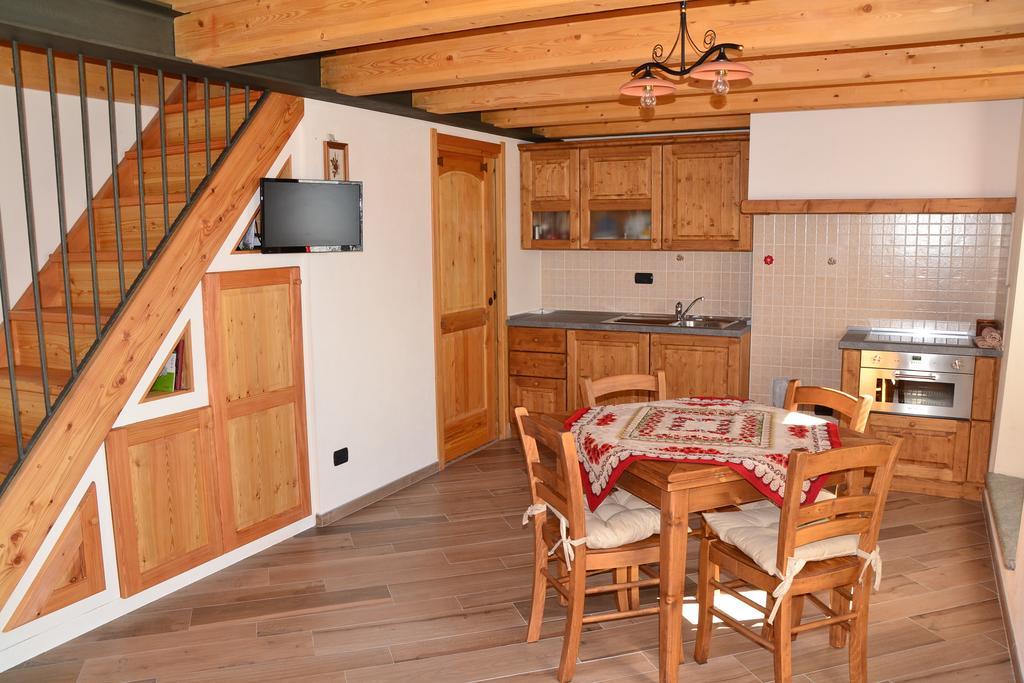 Lo Coppa Fen Apartman Aosta Szoba fotó