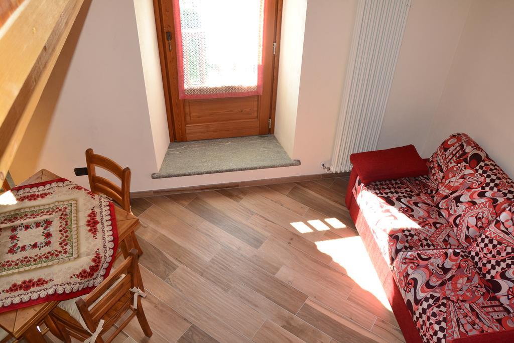 Lo Coppa Fen Apartman Aosta Szoba fotó