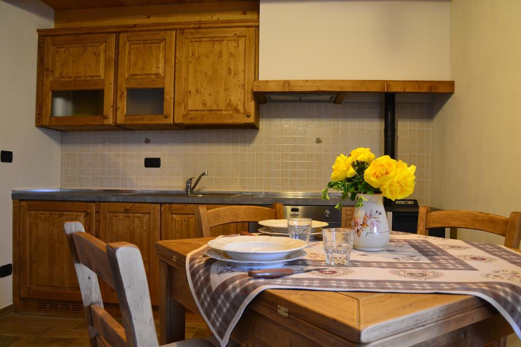 Lo Coppa Fen Apartman Aosta Szoba fotó