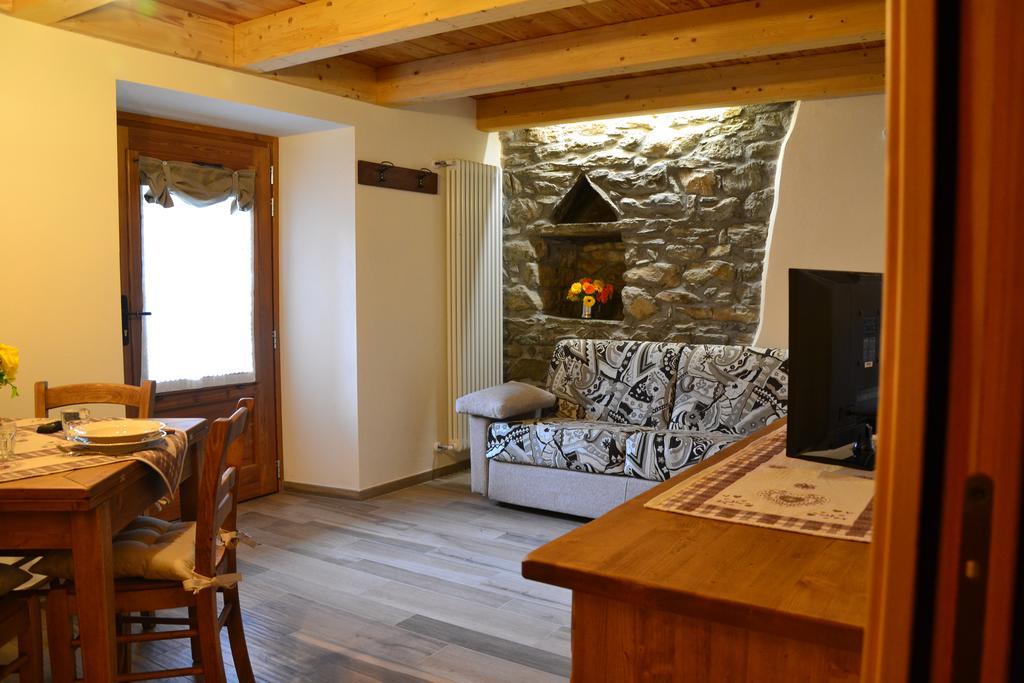 Lo Coppa Fen Apartman Aosta Szoba fotó