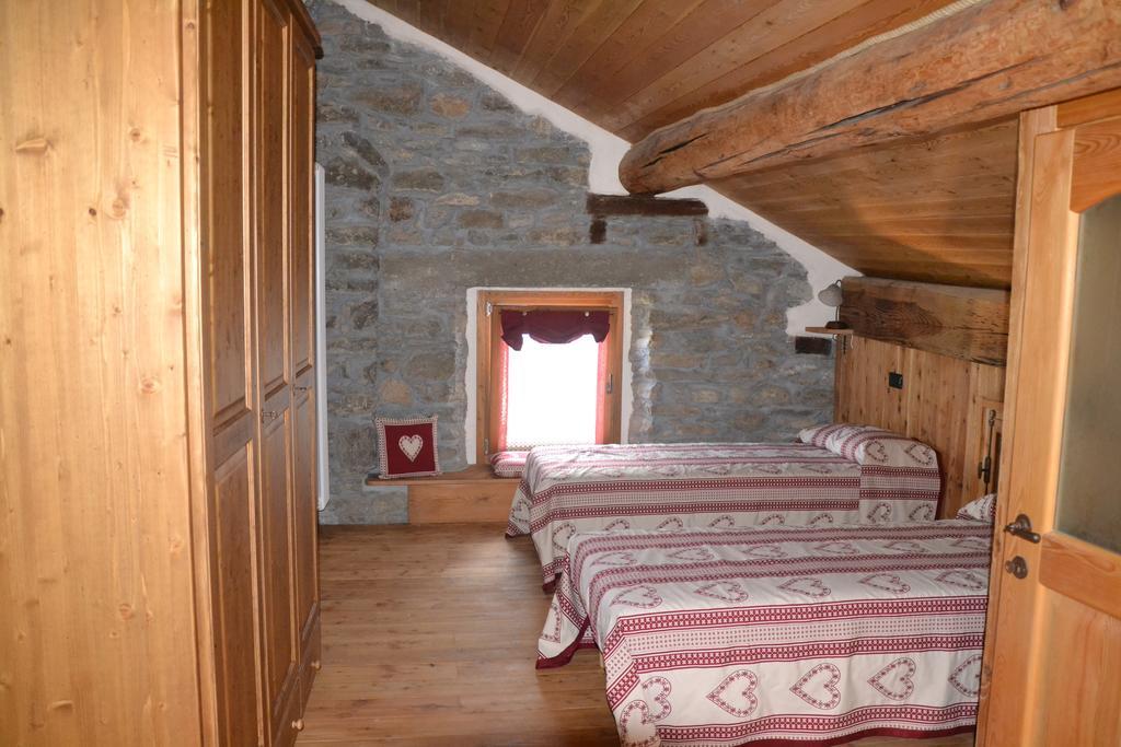 Lo Coppa Fen Apartman Aosta Szoba fotó